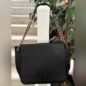 Authentic Tory shoulder bag in Excellent Condition